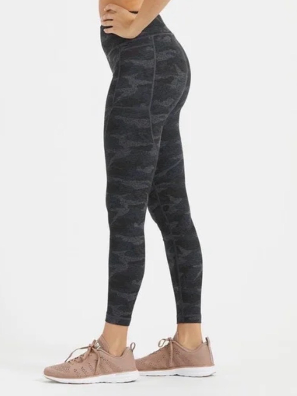🍔VUORI high-Waist Black Camo elevation performance Leggings size M GUC - Picture 4 of 14